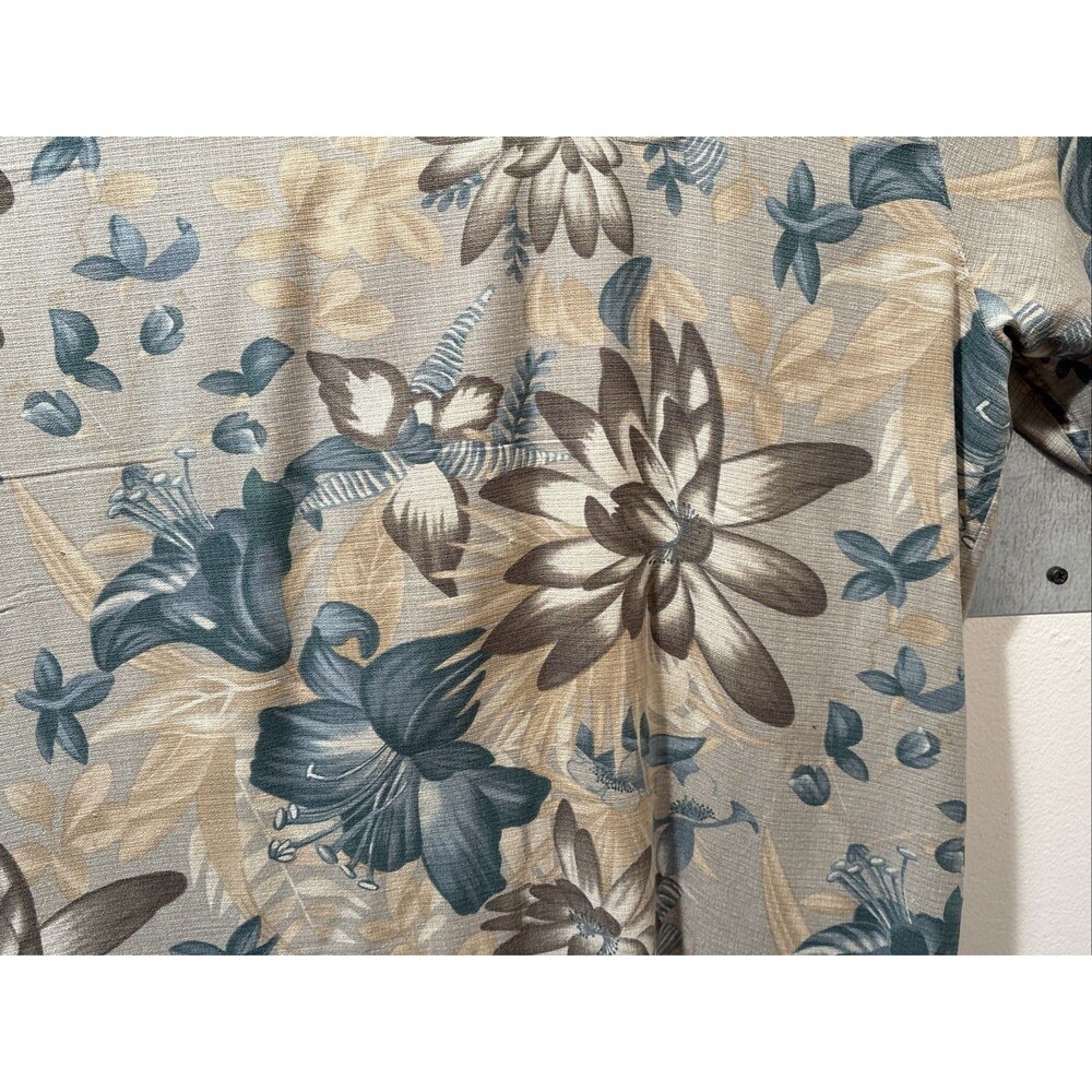 Paradise Coves 100% Silk Coconut Buttons Hawaiian Aloha Shirt Tropical Floral